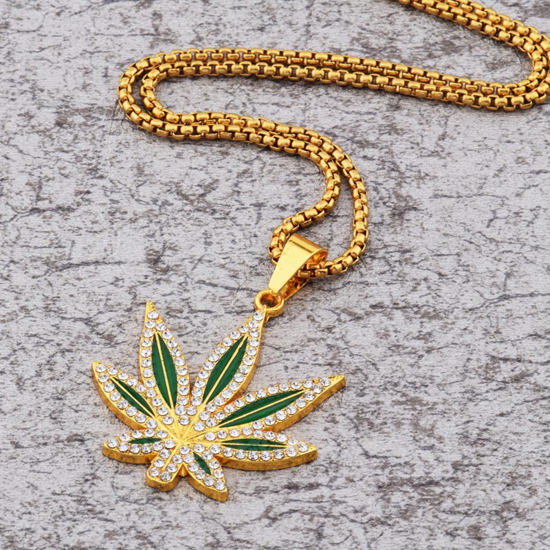 Rhinestone Weed Pendant Neckla - Dry Herb Vaping Accessories のレビューと価格
