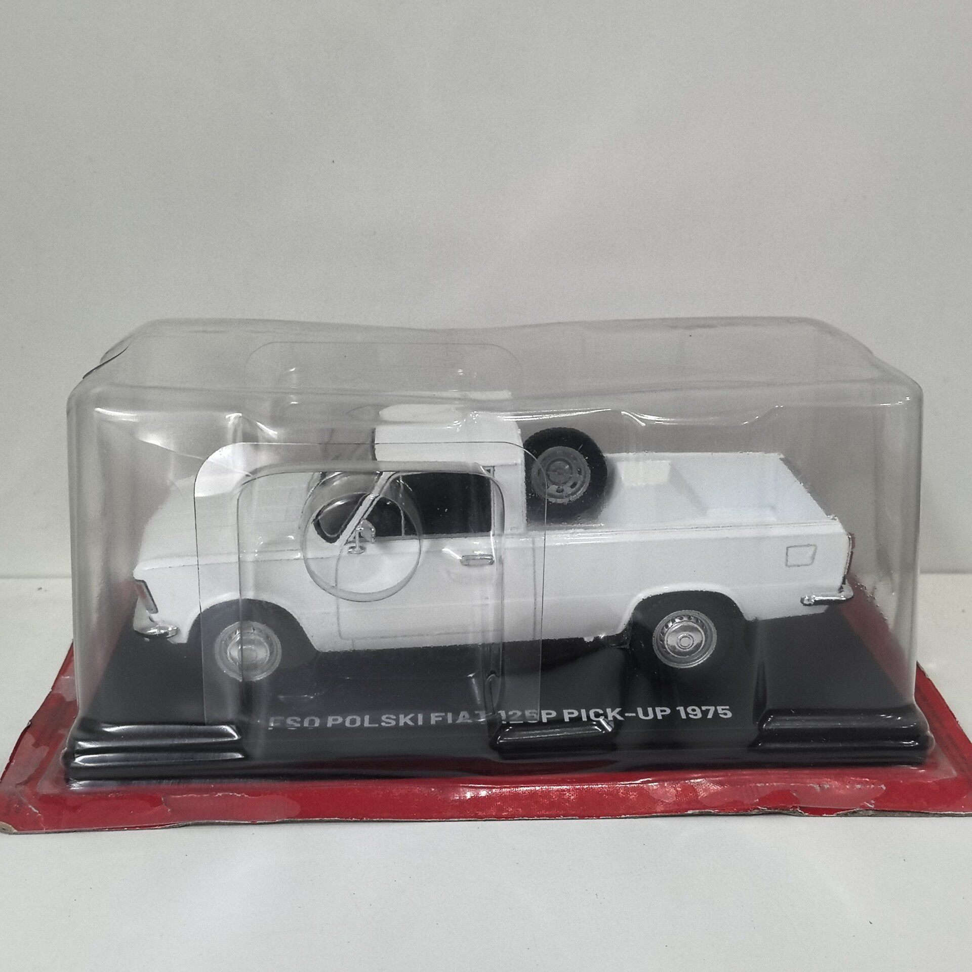 Box Cracking Diecast IXO 1/24  - Battery Case Storage のレビューと価格